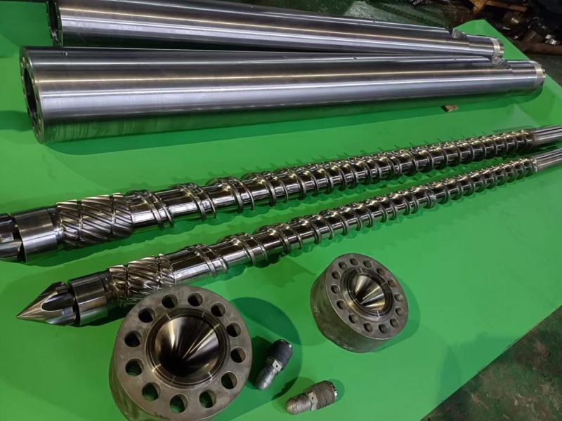 Factory manufacturer bimetallic screw barrel for plastic products